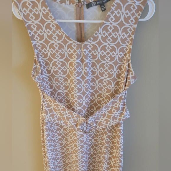 Daisy Fuentes Dress NWOT Size Medium - Picture 2 of 7